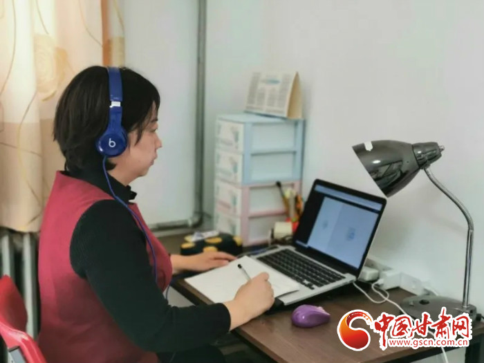 【三八特刊·“疫”線心聲】她，24小時(shí)聆聽“疫”動(dòng)的心