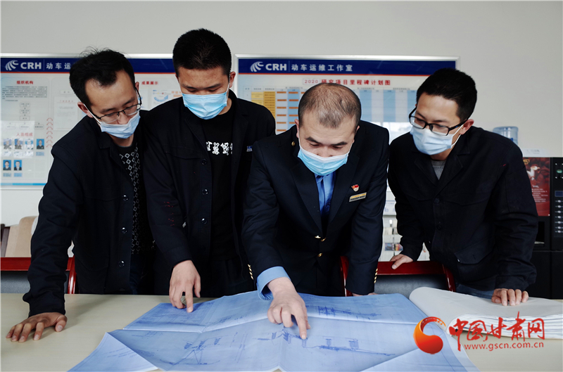 用奮斗的青春護(hù)航高鐵——記全國(guó)鐵路勞動(dòng)模范、蘭西動(dòng)車運(yùn)用所副所長(zhǎng)張學(xué)東