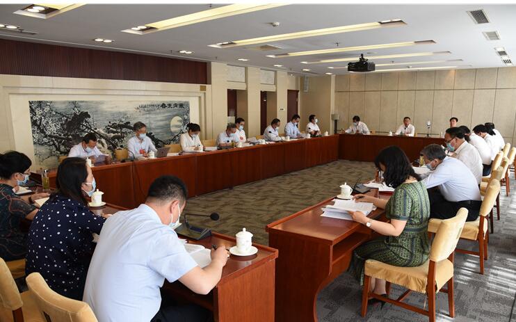 【兩會(huì)快訊】甘肅代表團(tuán)分組審議全國(guó)人大常委會(huì)工作報(bào)告，唐仁健參加第二小組會(huì)議并發(fā)言