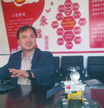 雷占許：航天報國，愿當好航天科普“排頭兵”