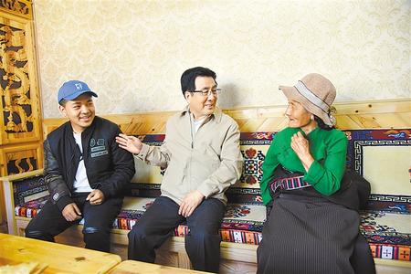 林鐸在甘南州調(diào)研指導(dǎo)工作時(shí)強(qiáng)調(diào) 鞏固提升脫貧成果 用心守護(hù)綠水青山 讓藏區(qū)群眾過(guò)上更加幸福美好的生活
