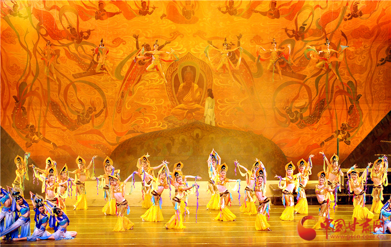 8月8日晚，《絲路花雨》《大夢敦煌》首次同臺亮相蘭州