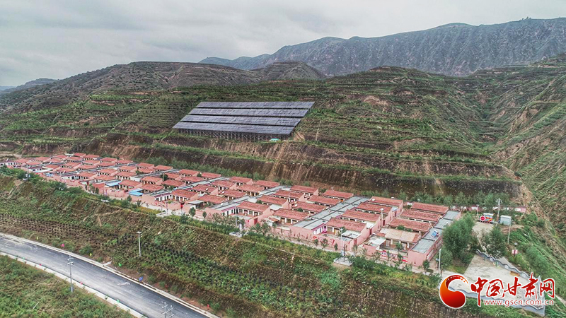 【跟著總書記看甘肅】布楞溝村：水引來了，路修通了，新農(nóng)村建起來了（圖）