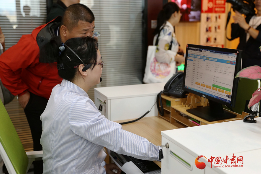 【走向我們的小康生活】蘭州：虛擬養(yǎng)老院托起幸?！跋﹃?yáng)紅”