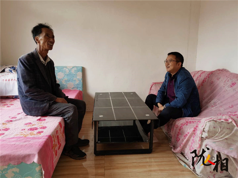 【隴人相】以扶貧為己任 把村民當(dāng)親人——記元古堆村黨支部第一書記、駐村幫扶工作隊(duì)隊(duì)長(zhǎng)陳元兵