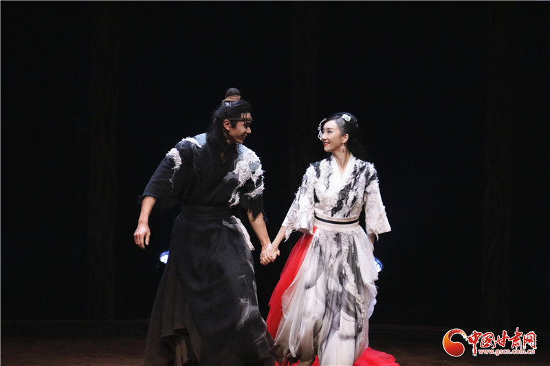 平?jīng)鍪写笮臀穆梦鑴　秵柕泪轻肌吩谔m首演