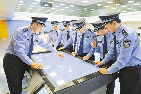 致敬！人民警察
