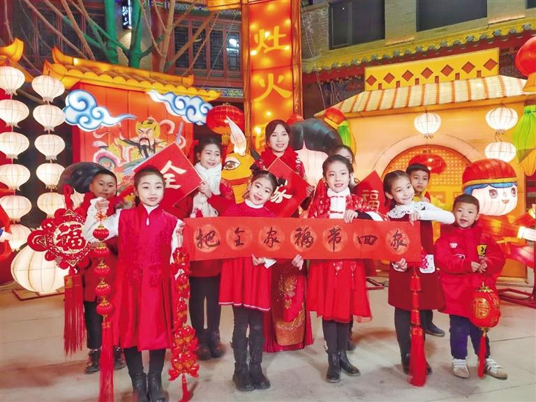 中共蘭州市委宣傳部出品 原創(chuàng)音樂(lè)電視《全家?！?向全市人民拜年！