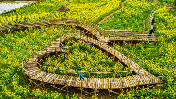 “心”型廊橋。廖濤 攝