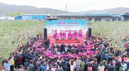 隴南禮縣舉辦“學(xué)黨史·感黨恩·賞花?！むl(xiāng)村游”活動(dòng)