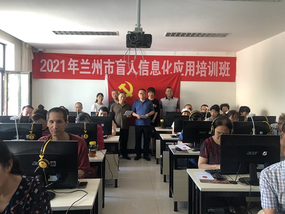 維權(quán)處黨支部開展“法律宣傳進學(xué)?！敝驹刚叻?wù)活動