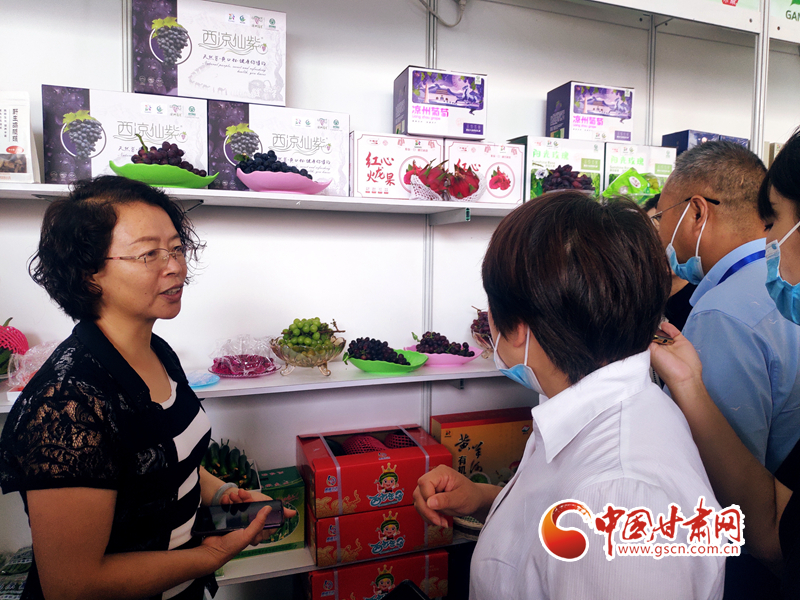 勞動(dòng)者入職時(shí)要交保證金？法院：用人單位全額退還