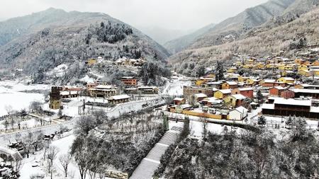 瑞雪潤(rùn)山川