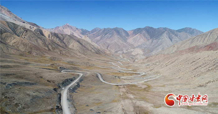 《甘肅省普通公路管理養(yǎng)護(hù)事權(quán)移交接養(yǎng)工作實施方案》出臺國道全部由省級公路管理養(yǎng)護(hù)機(jī)構(gòu)管養(yǎng)