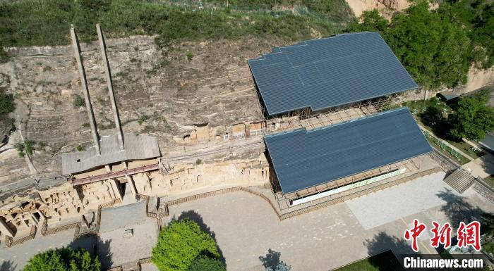 圖為航拍視角下的北石窟寺?！“瑧c龍 攝