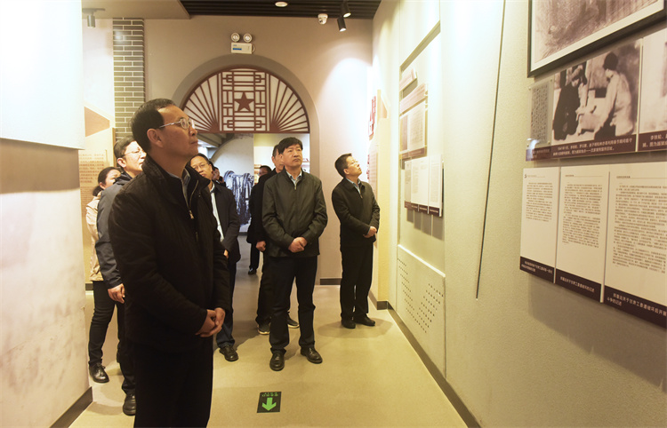 1682239762221880.jpg 033099ca8350fb8310ccb2698384a2e.jpg