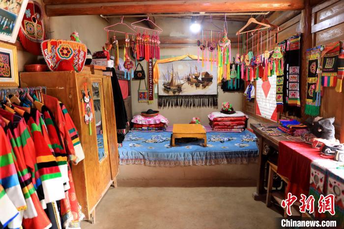 圖為土族文化展示?！⊙Φ?攝