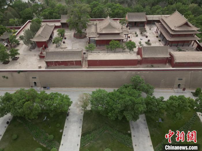 5月16日，航拍下的雷臺(tái)漢墓墓室入口。戴文昌　攝