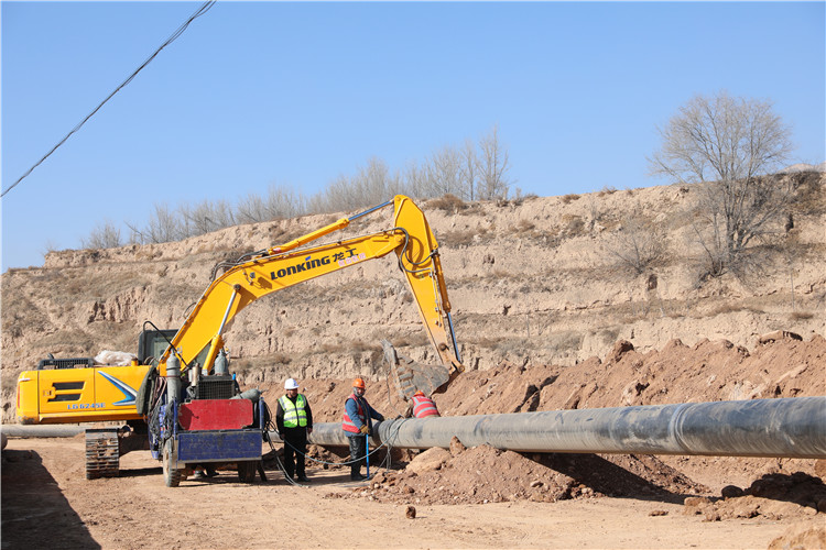 臨洮縣洮陽水廠農村供水鞏固提升暨城區(qū)第二水源工程現(xiàn)場。_副本.jpg